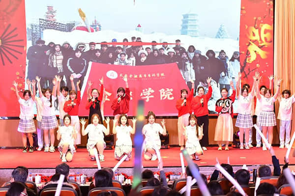 AI翻译“神器”亮相广交会 仅2秒响应时间 实现“用户开口，译文同步”！