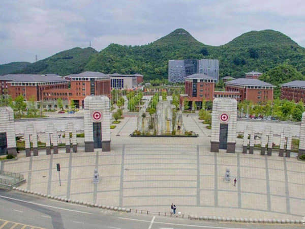 AI翻译“神器”亮相广交会 仅2秒响应时间 实现“用户开口，译文同步”！