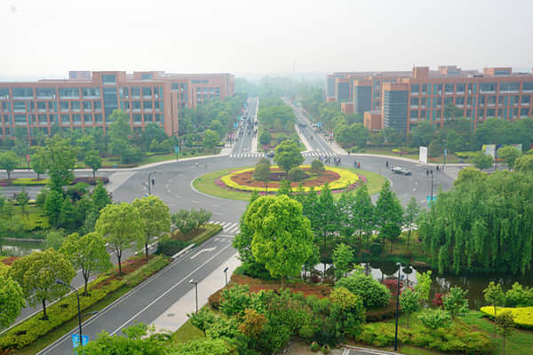 越南和老挝学员赴广西柳州学习汽车技术,越南和老挝学员赴广西柳州学习汽车技术